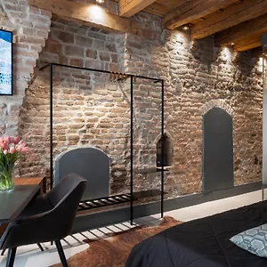 Officine Cavour Casa Dei Leoni Centro Storico Appartamento